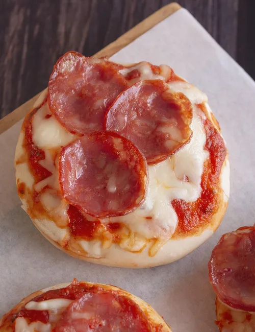 Mini Pizza de Calabresa